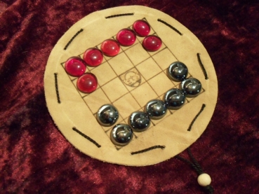 Kono with game pieces
